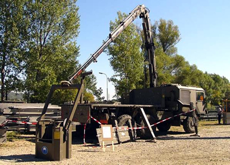 3 of the Army Engineer School with fully extended boom and cherry picker (photo courtesy doppeladler.com)