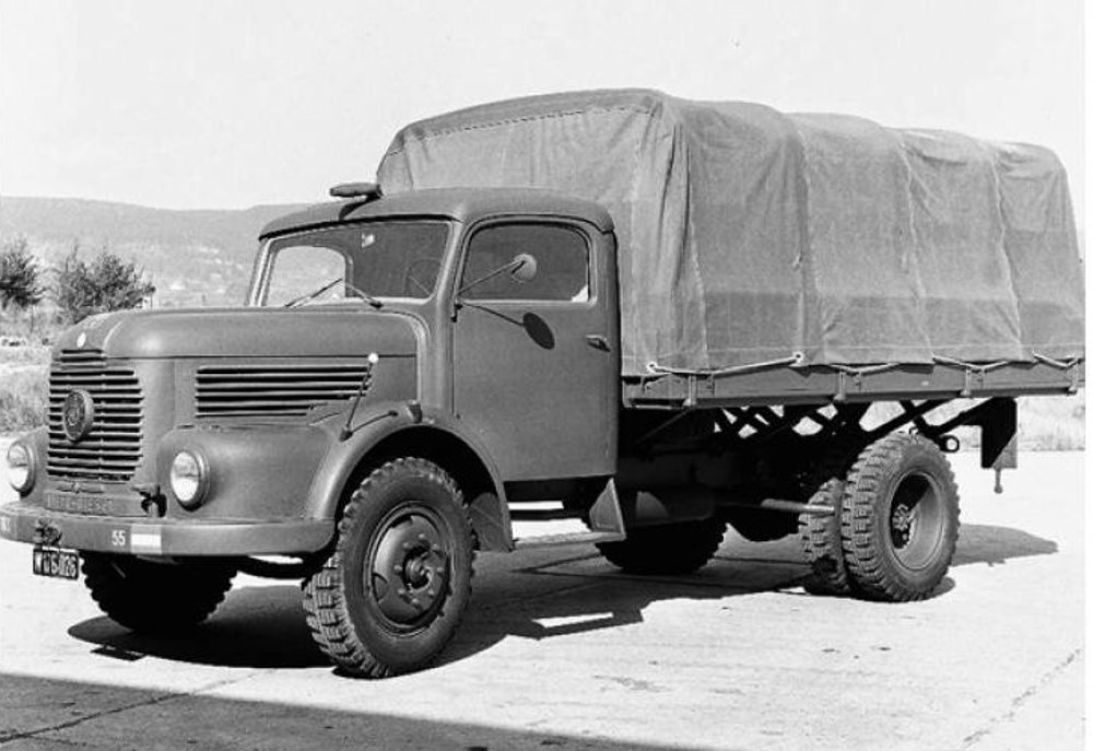 4x2 version of a Steyr 580 truck of the Army Driving School