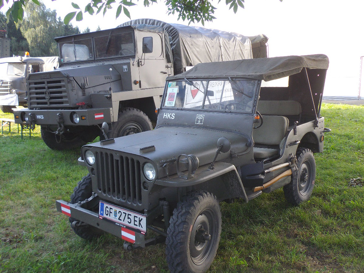 Much appreciated “shuttle car” across the airfield – our Willys Jeep in the markings of the Army Driving School (HKS)
