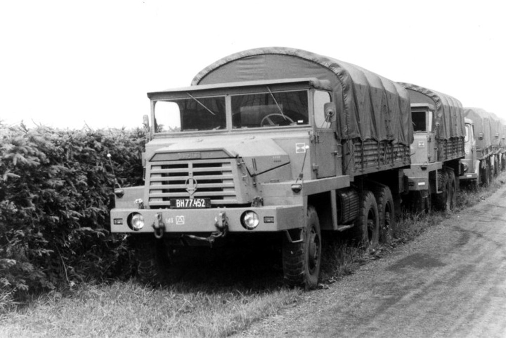 Berliet im Truppeneinsatz bei der Luftraumüberwachung / Fliegerabwehr