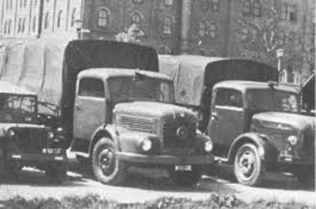 Steyr Type 380 (right) and 480 (left) at the Vienna Arsenal