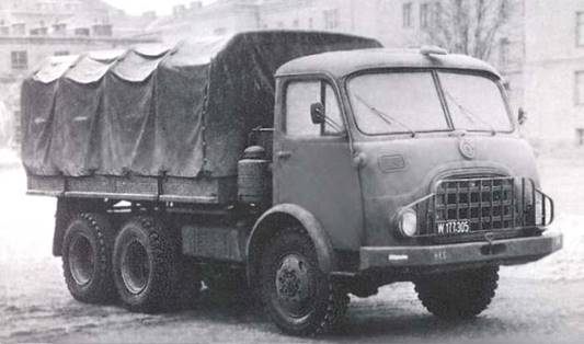 6x6 version during trials at the Army Driving School, also still with Vienna license plates