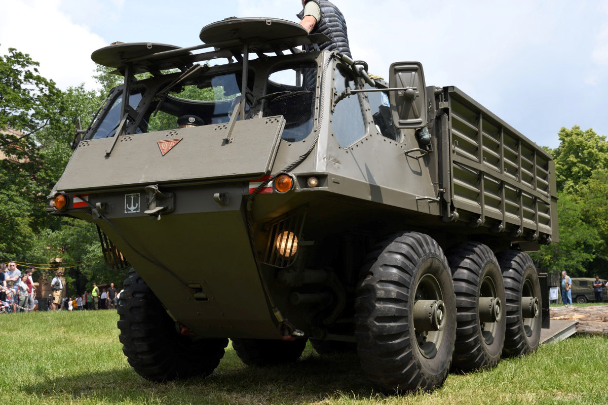 Alvis FV622 „Stalwart“ Mk 2 mit dem taktischen Zeichen den Pioniertruppenschule