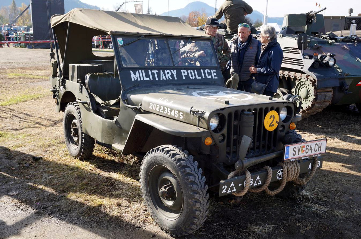 Gerwald Jaritz gab gerne Auskunft zu seinem vielfach Schneerally-erprobten Jeep