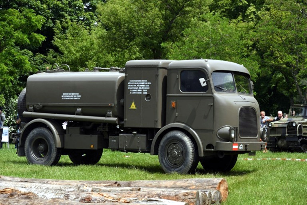 Saurer 6 GAVFR airfield fuel truck of the 1st Air Defense Battalion (“FlAB1”) at the 2016 gathering “On Wheels and Tracks”