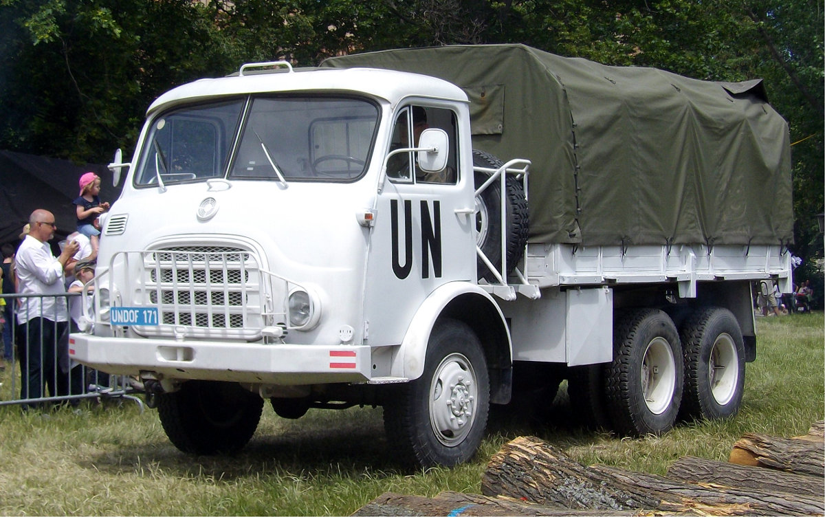 Steyr Type 680 M3 in original United Nations paint scheme and license plates, also provided by Günter Ctortnik/CAMO