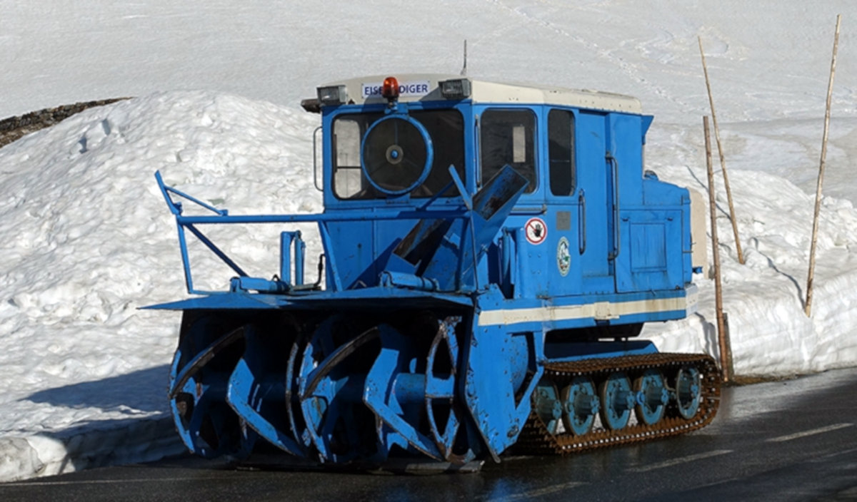 Der Eisbändiger – ein Motormuli M100 als Basis für extreme Schneeräumung