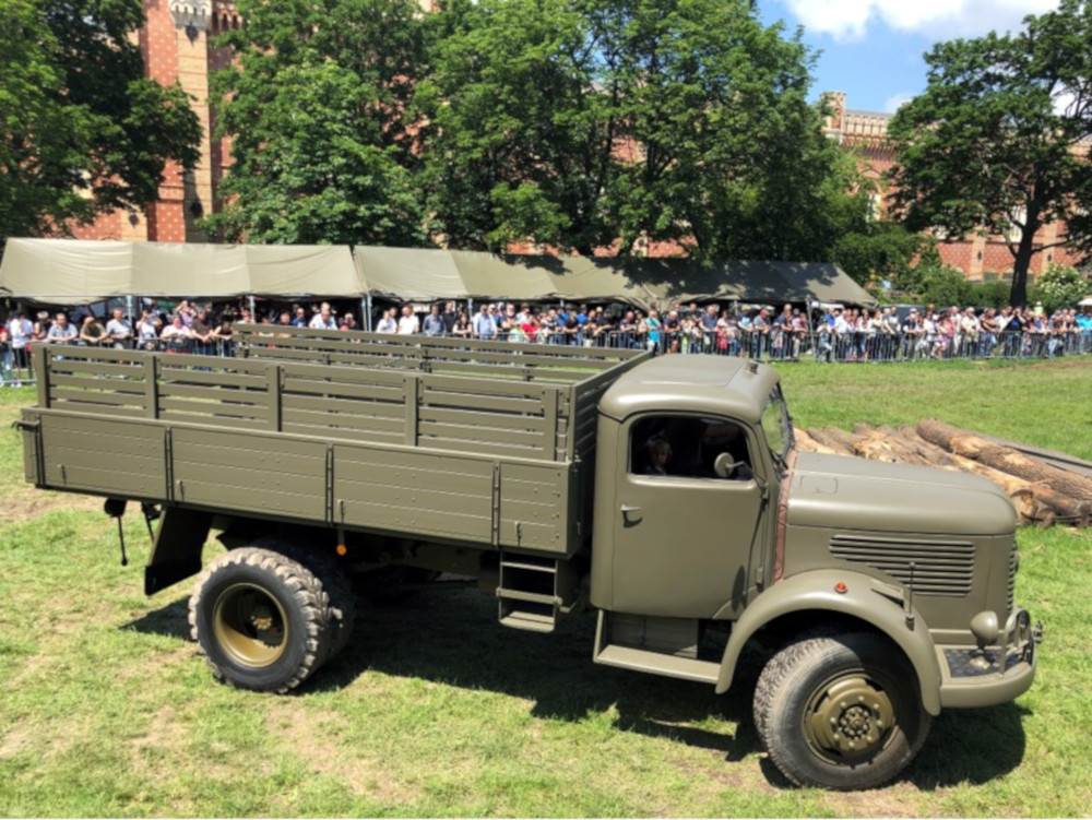 Gerade rechtzeitig aus der Restaurierung gekommen: unser „Neuzugang“ Steyr 580 g in Fahrschulausführung