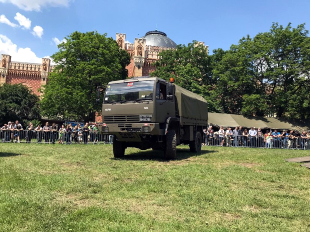 The last true „Steyr“ truck in Austrian Army service – the type 12M18