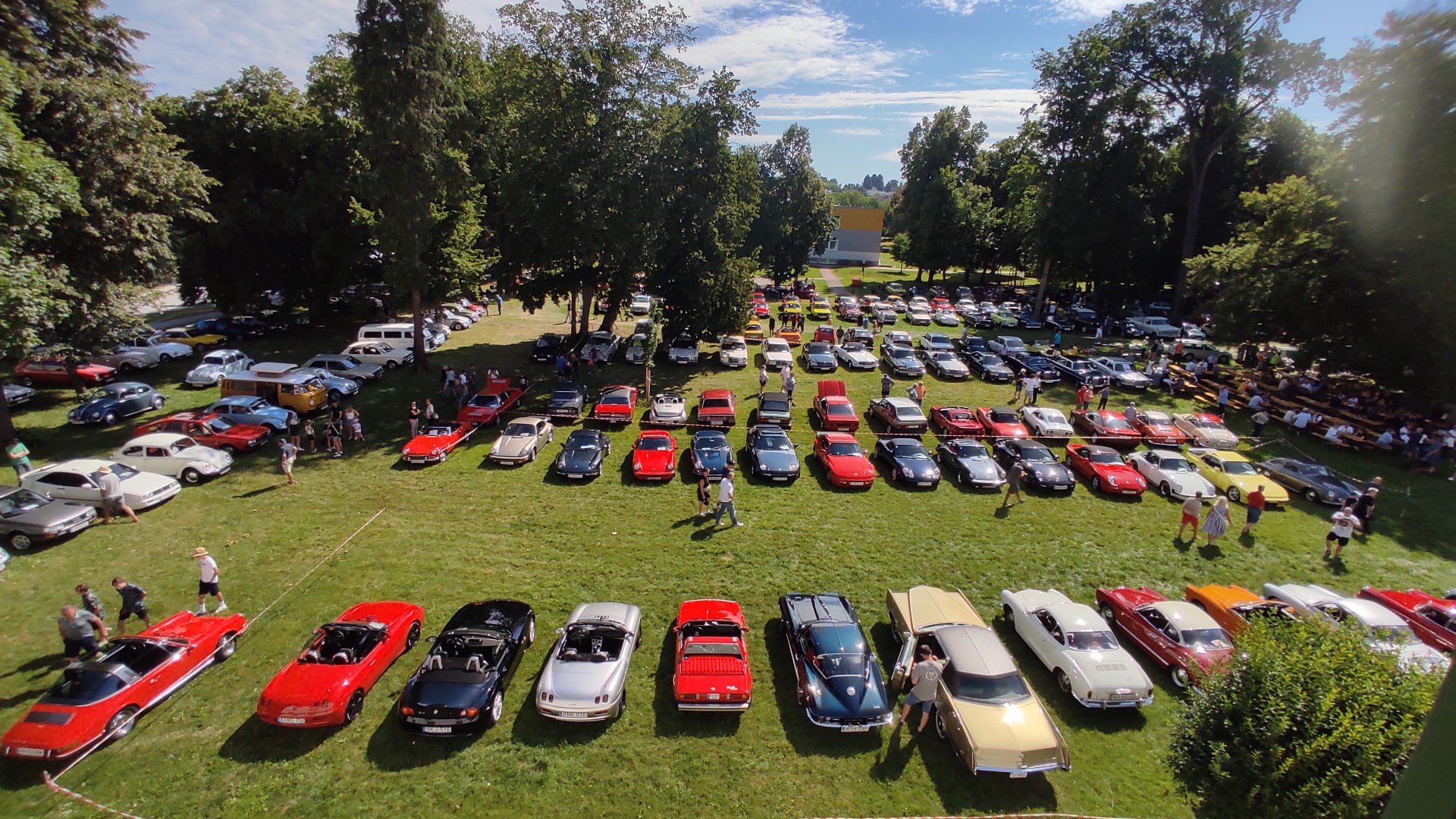 Hot summer weather encouraged a record number of attendants to join Hot summer weather encouraged a record number of attendants to join