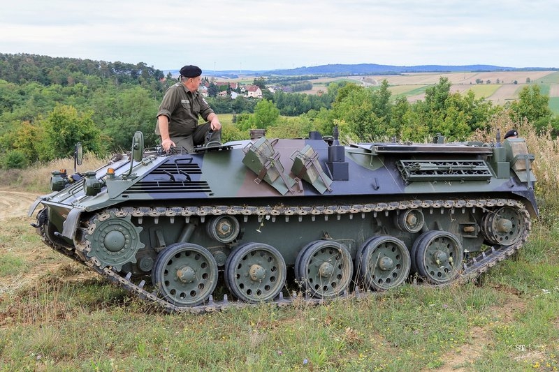 Saurer APC Taxi waiting for Passengers